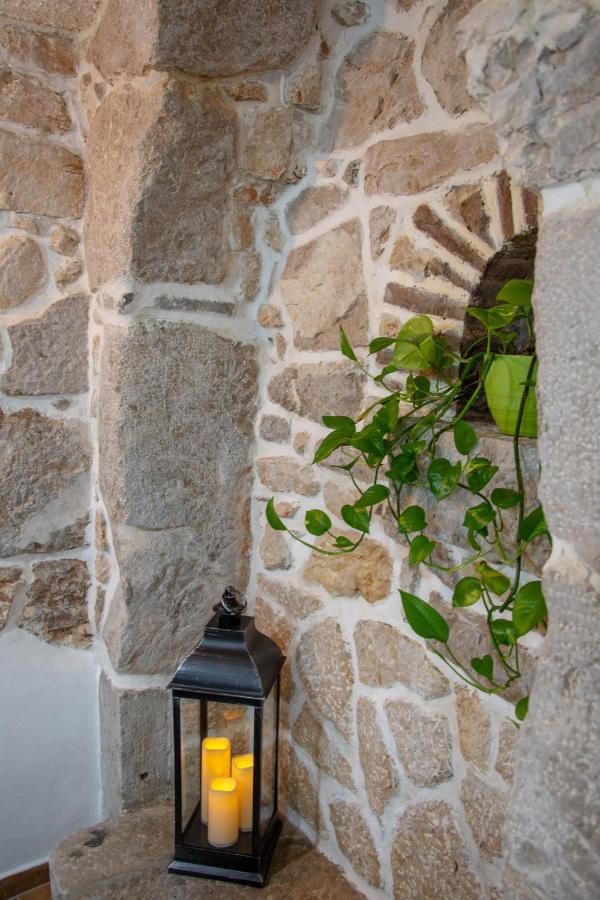 Traditional Stone House St.Anton Malinska Exterior photo