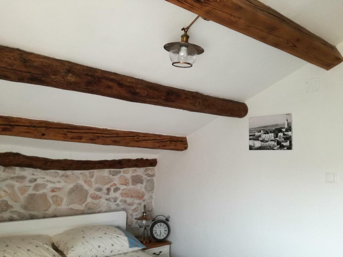 Traditional Stone House St.Anton Malinska Exterior photo