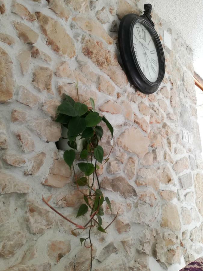 Traditional Stone House St.Anton Malinska Exterior photo